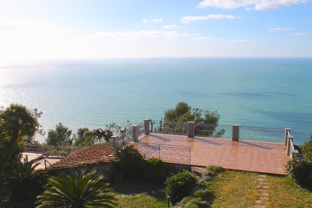 B&B Le Palme Амелия Экстерьер фото